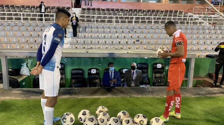 NO SE JUGÓ EL TÉCNICO VS MANTA: No llegaron los árbitros
