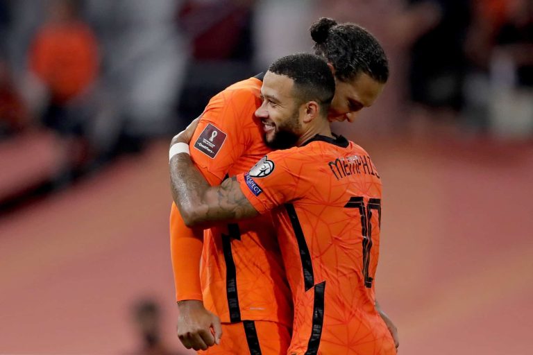 (VIDEO) CON UN DEPAY DESATADO: Países Bajos aplastó por 6-1 a Turquía