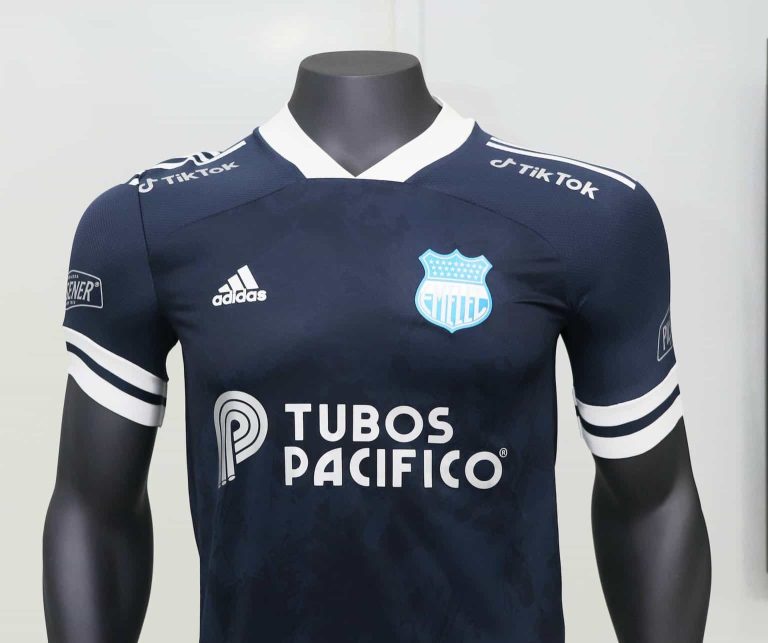 ¡YA ESTÁ A LA VENTA! ¿Cuánto cuesta la nueva camiseta del Emelec?
