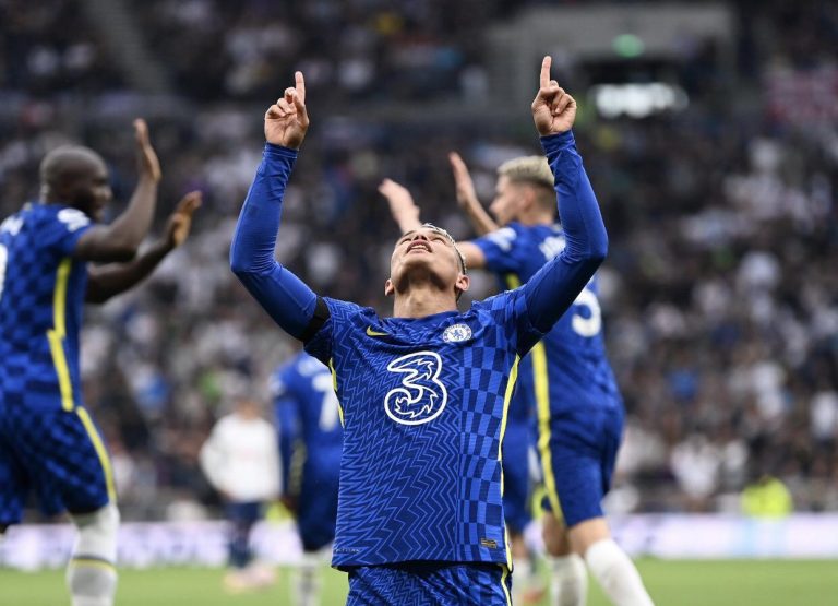 (VIDEO) Chelsea goleó en casa del Tottenham y también trepa a la cima