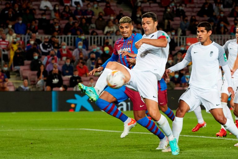 (VIDEO) SALVARON LOS MUEBLES: El Barça empató sobre el final al Granada
