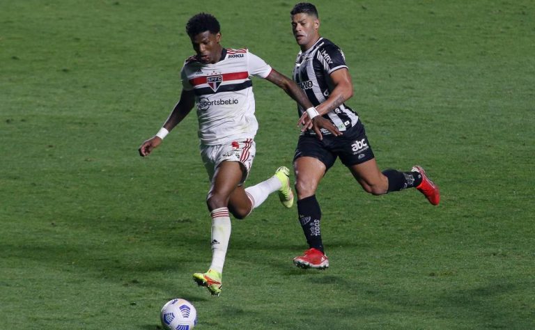 (VIDEO) En Brasil destacan el duelo de R. Arboleda Vs. Hulk