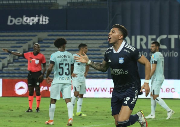 (FOTO) LO DEMOSTRÓ EN REDES: El enojo de Joao Rojas post partido