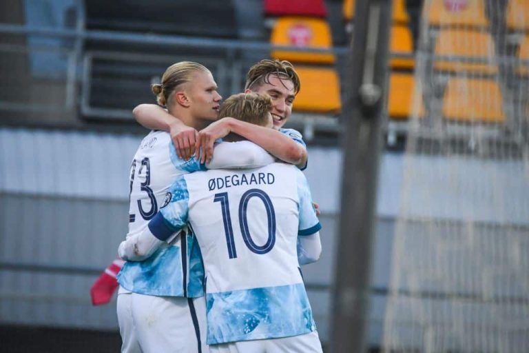 (VIDEO) AL RITMO DE HAALAND: Noruega ganó y sueña con ir al Mundial