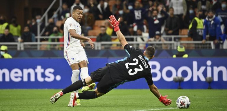 UEFA planea ahora cambiar la polémica regla del fuera de juego
