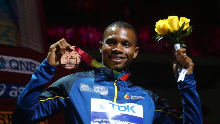 (VIDEO) El legado de Álex Quiñónez: Bronce mundial en los 200 m planos