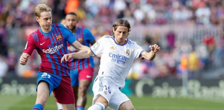 Bayern y Manchester City, atentos al futuro de De Jong
