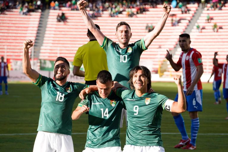 (VIDEO) ¡SIGUEN EN PELEA POR IR AL MUNDIAL! Bolivia goleó a Paraguay en casa