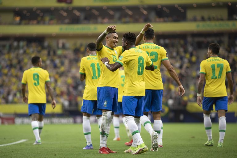 A UN PUNTO DE CATAR: Brasil goleó a Uruguay