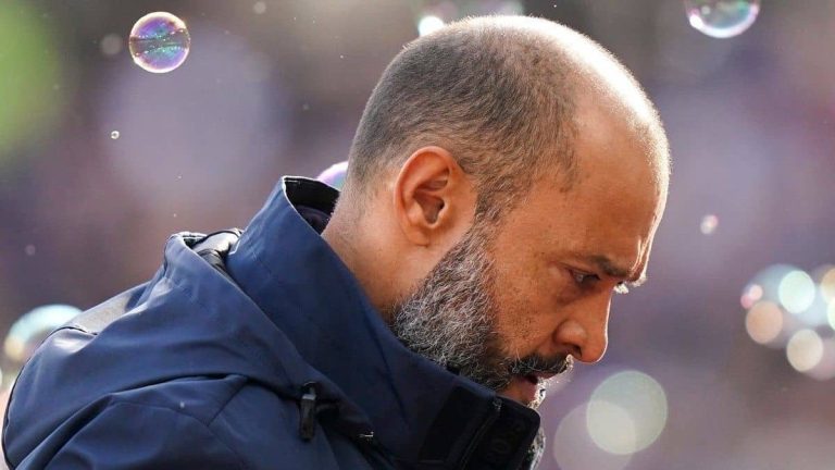 Tottenham despidió a Nuno de su cargo de entrenador