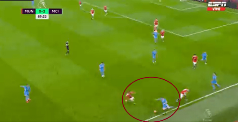 (VIDEO) La violenta patada de Cristiano Ronaldo a De Bruyne