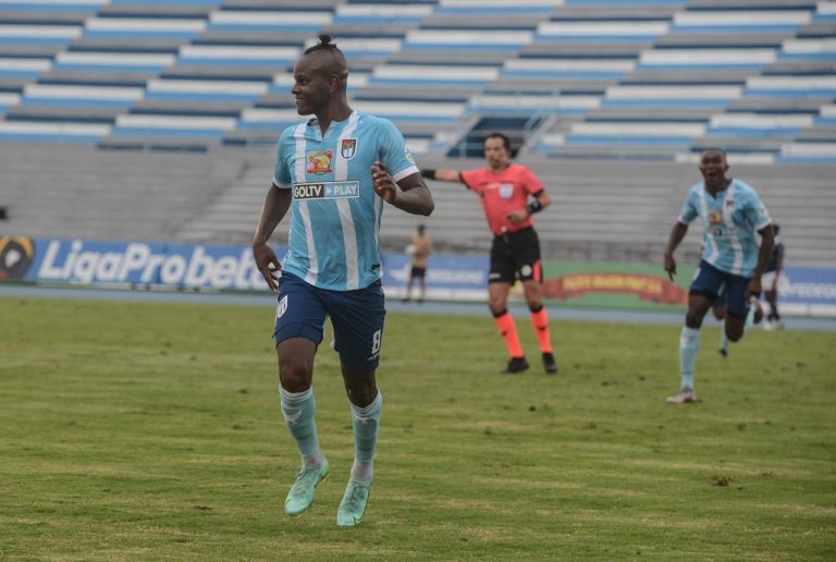 Danny Cabezas podría aceptar una oferta de IDV