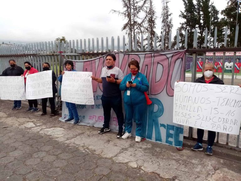 (FOTOS) Problemas en El Nacional: Empleados se tomaron el complejo