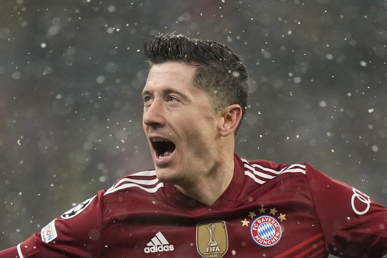 (VIDEO) BAJO LA NIEVE: Victoria del Bayern Munich en Champions
