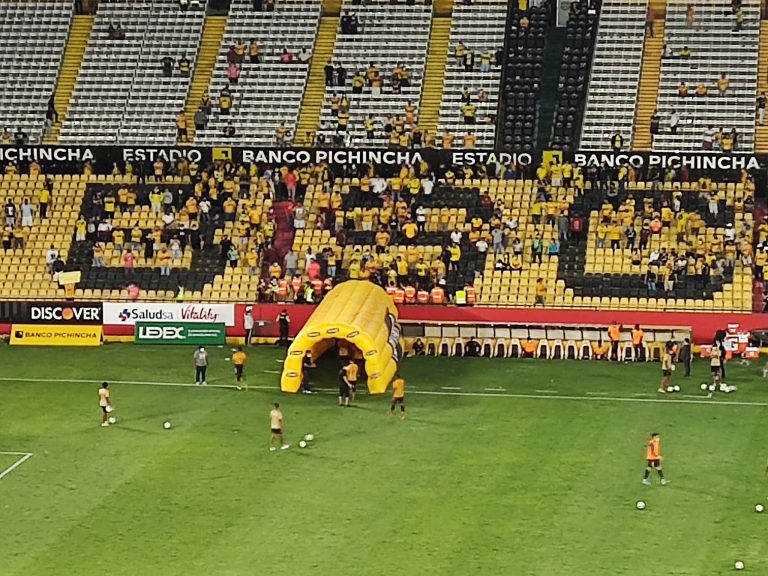 Inconformidad de los hinchas de BSC post juego Vs. U. Católica