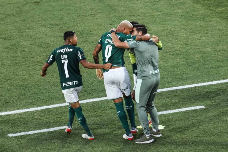 #DatoHavoline Palmeiras es el primer bicampeón de la Libertadores luego de 20 años