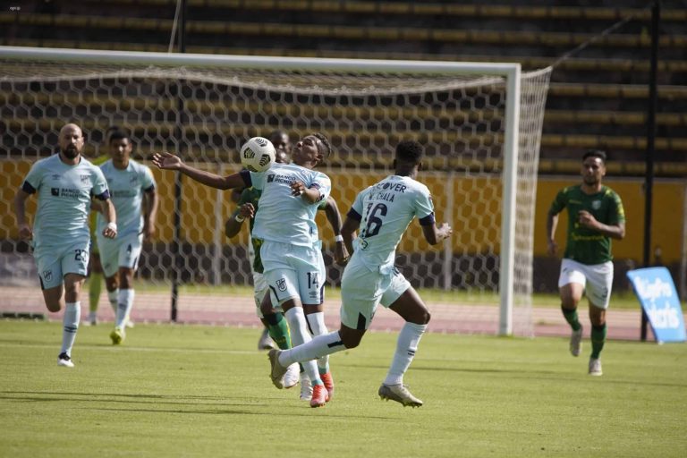 SIGUEN EN PELEA POR LA FINAL Y/O LIBERTADORES: U. Católica venció a Orense