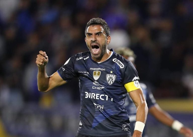 IDV analiza una posible renovación de Cristian Pellerano