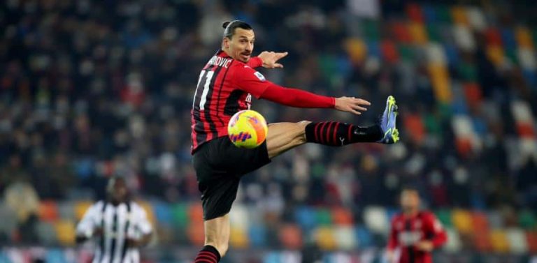 (FOTO) ¡Está loco! La peculiar felicitación navideña de Ibrahimovic