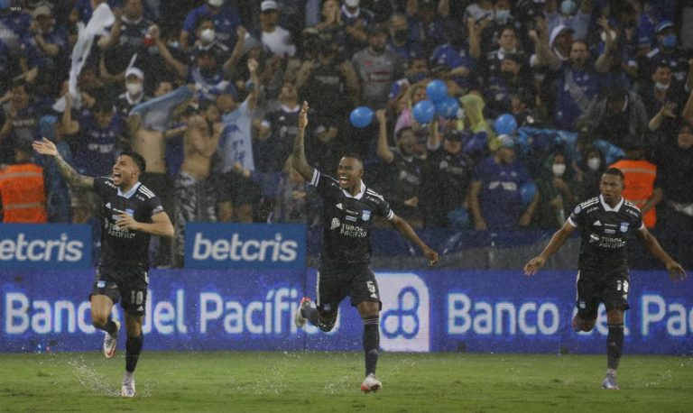 “Si me toca quedarme para siempre en Emelec lo hago feliz”