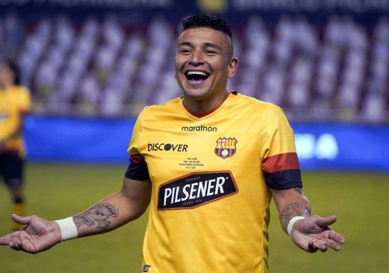 Mario Pineida podría salir a préstamo