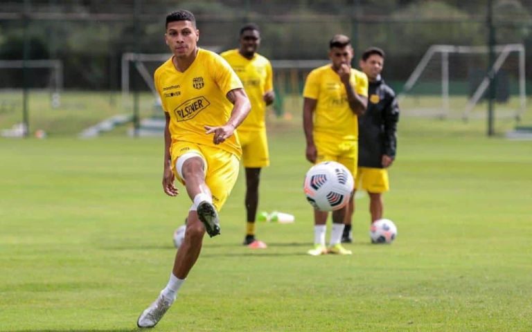 Luis Fernando León NO seguirá en Barcelona
