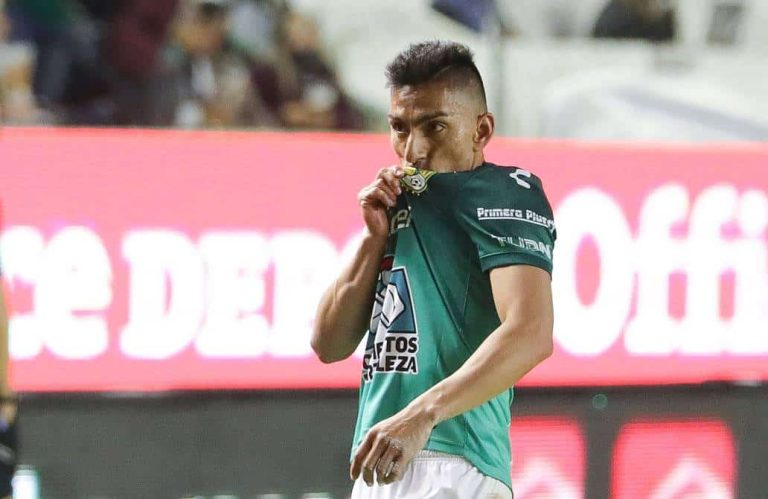 (VIDEO) ¡Asistencia de Ángel Mena en las semis de la Liga MX!