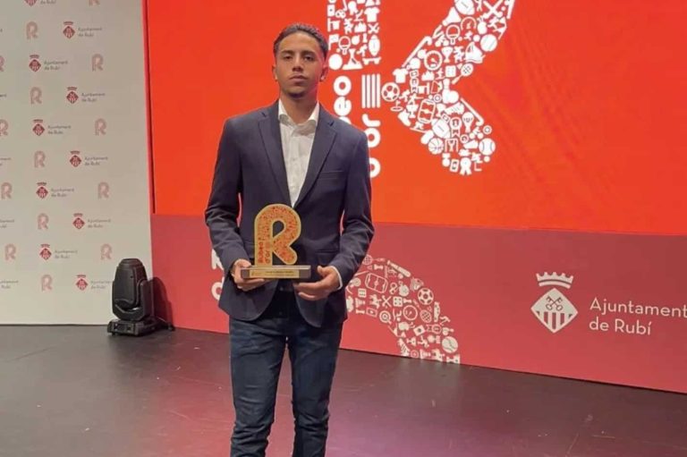 (FOTOS) Diego Almeida recibió el Rubeo D’or