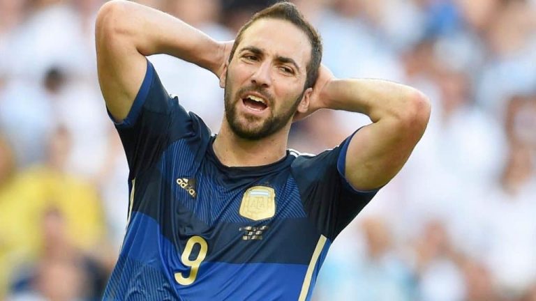 Gonzalo Higuaín: “El fútbol es una selva en la que tenés que cuidarte”