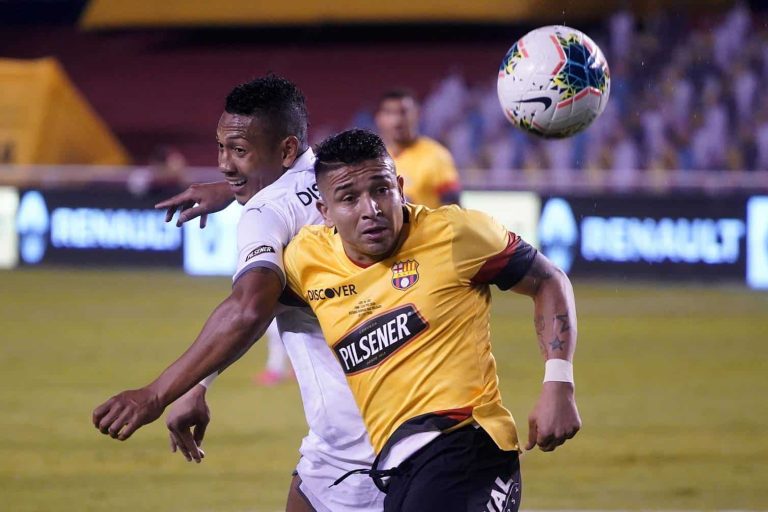Alfaro Moreno confirma que Pineida fue cedido a Brasil
