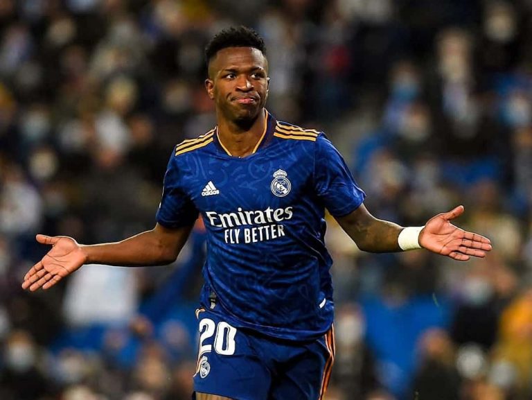 El Real Madrid preocupado por el castigo que recibe Vinicius Junior