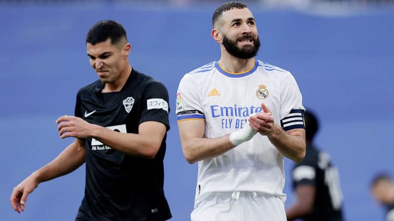 Roban en casa de Benzema durante el partido ante el Elche