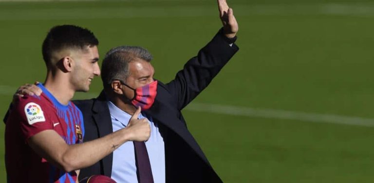 Laporta ya es negativo, pero no viajará todavía a Arabia Saudita
