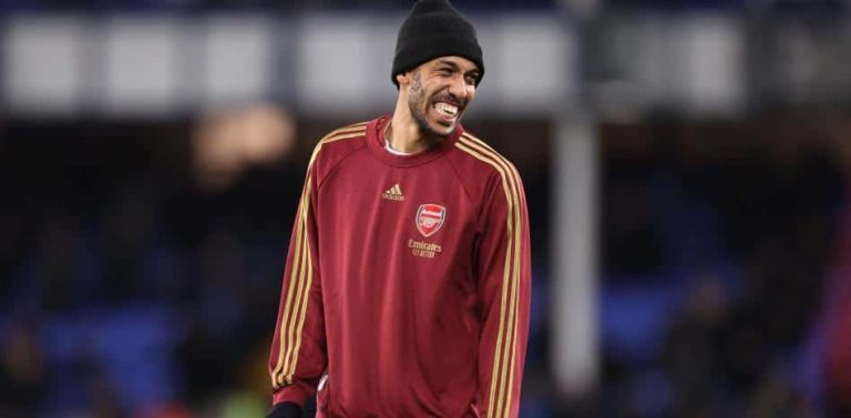 Vinculan a Aubameyang con una fiesta con alcohol y mujeres