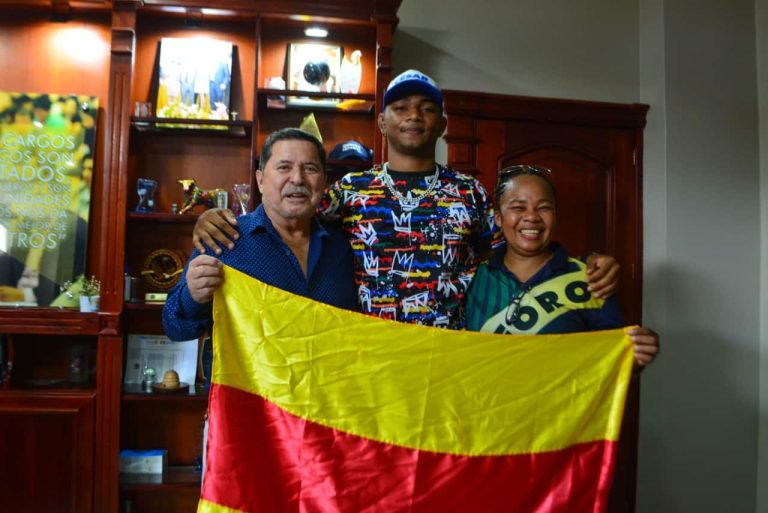 #NTF (VIDEO) El mensaje de la madre de Michael Morales antes de su debut en la UFC