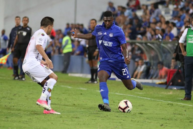 Emelec anuncia la salida de Ronaldo Johnson