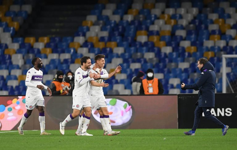 (VIDEO) ¡PARTIDAZO! 5-2: Fiorentina superó al Napoli en la Copa Italia