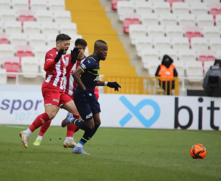 (VIDEO) Asistencia de Enner Valencia con el Fenerbahçe