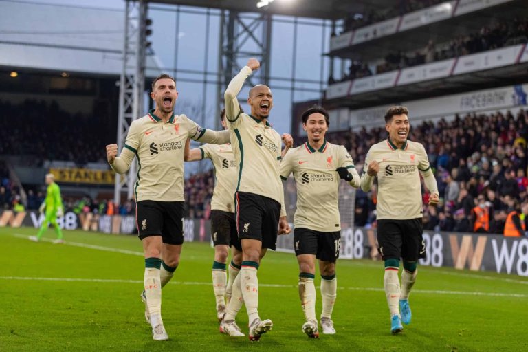 (VIDEO) El Liverpool se impone al Crystal Palace y acecha al líder