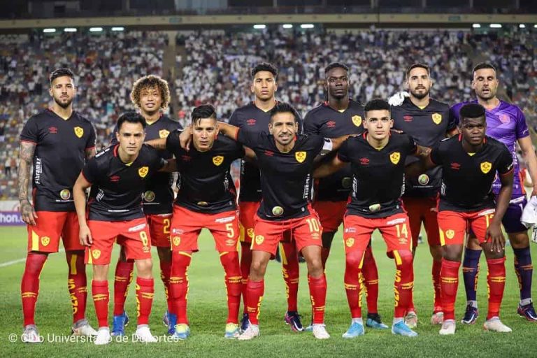 Aucas venció a Universitario de Perú en la Noche Crema