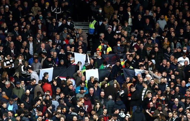 Hincha del Fulham falleció tras sufrir infarto en el estadio