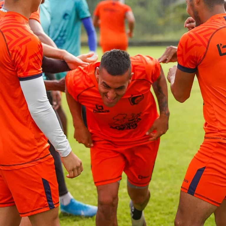 Andrés Chicaiza ya entrena con Delfín