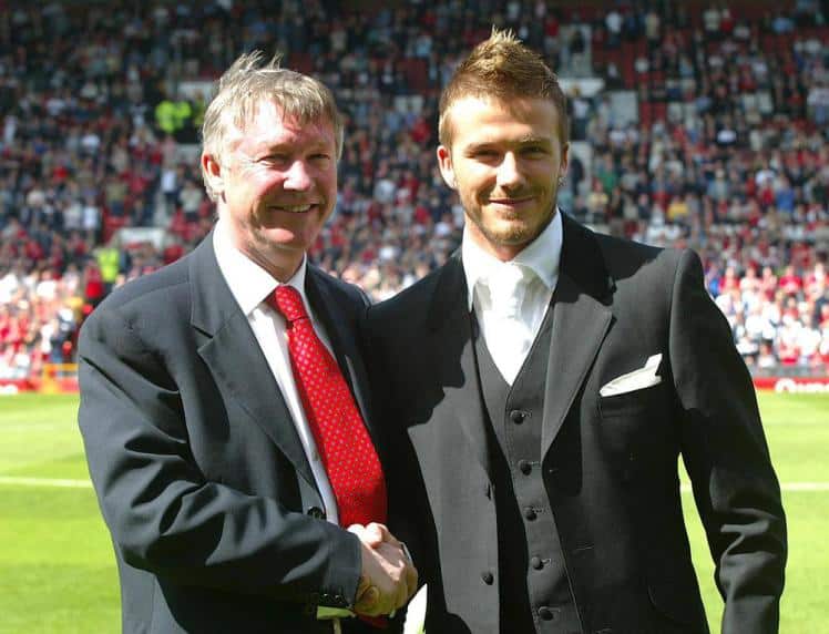 (FOTO) El inesperado saludo de David Beckham a Alex Ferguson