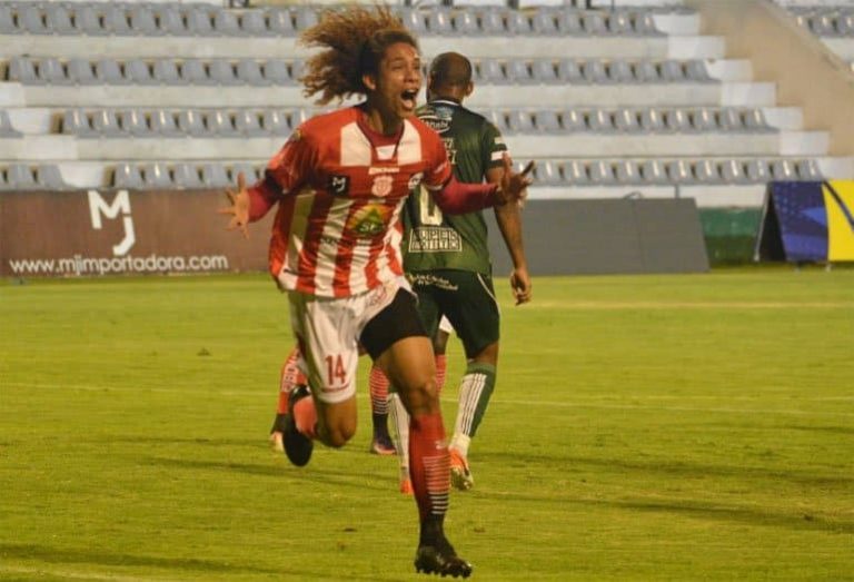 Con fiebre de 39°: Tapiero sería baja para el Técnico vs Emelec