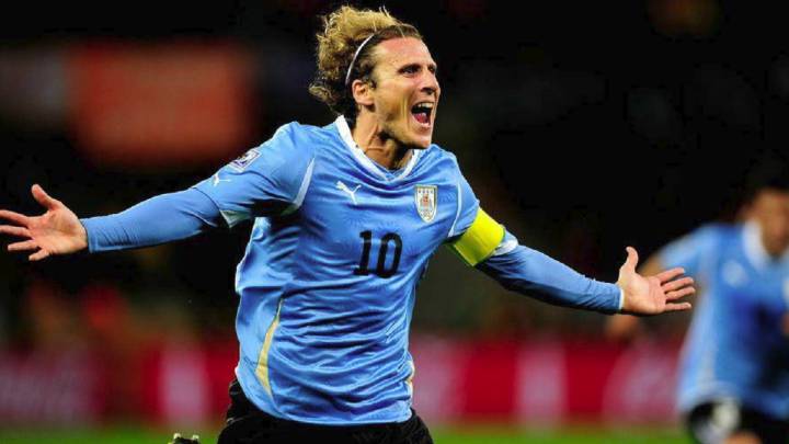 Diego Forlán vuelve al fútbol a sus 41 años