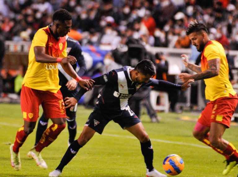 OTRA VEZ SE SACARON ‘CHISPAS’: LDU rescató el empate ante Aucas en la Noche Blanca