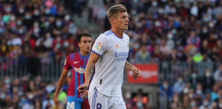 La joda de Kroos a Alaba: “Devuélvele las pantuflas a mi abuelo inmediatamente”