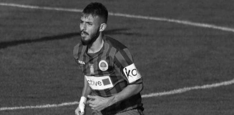 Un futbolista de 21 años muere tras sufrir un paro cardíaco
