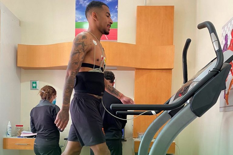 (FOTO) Ya firmó: Gaspar por fin ya es de LDU