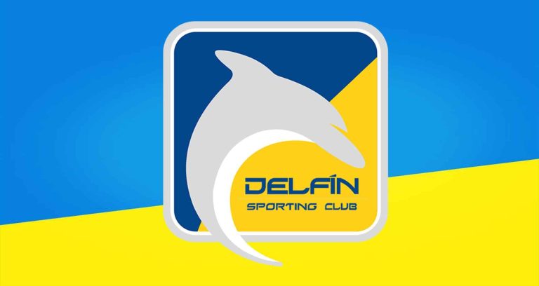 (FOTO) Delfín presentó sus nuevas camisetas